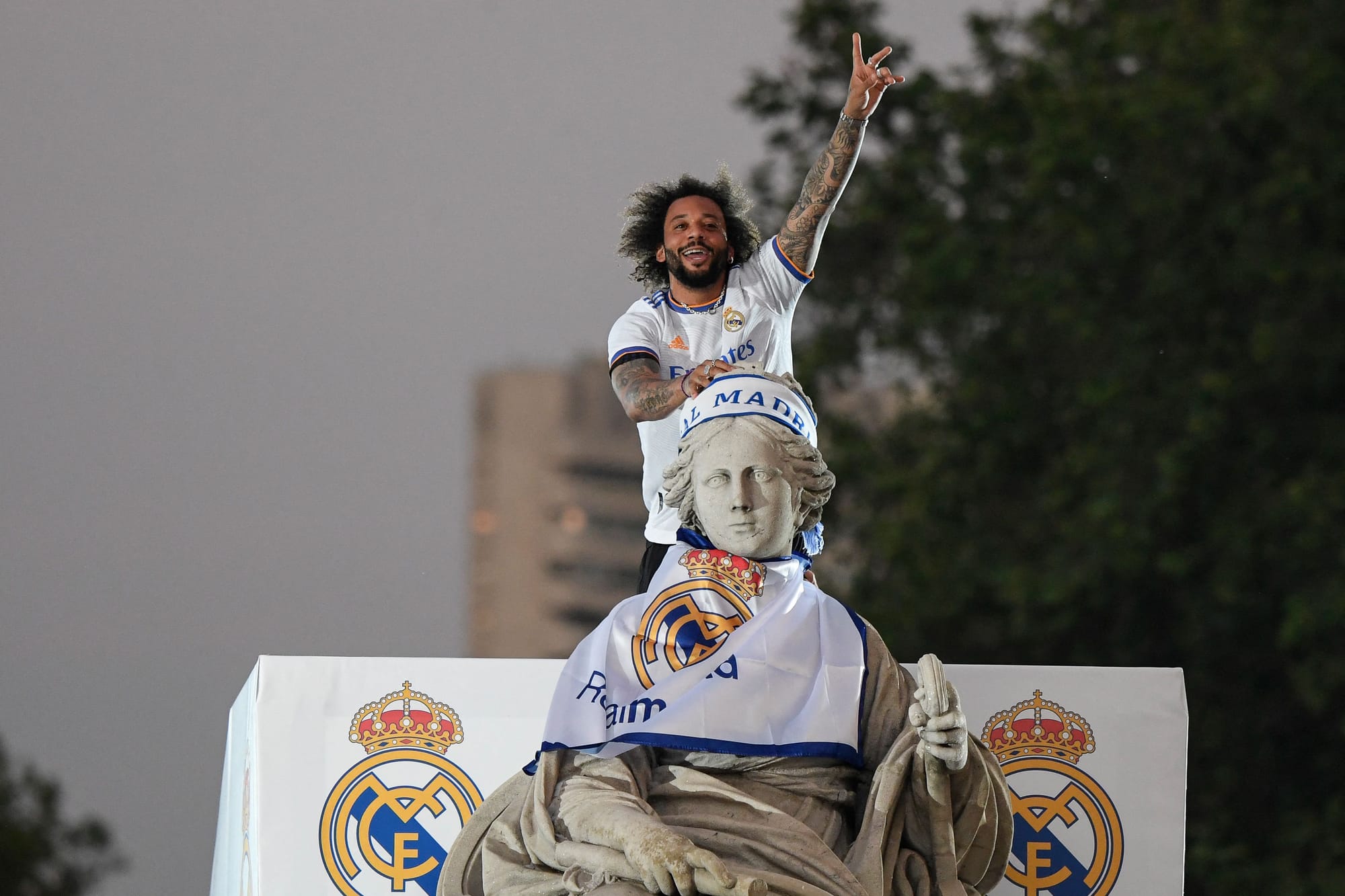 近十赛季主帅引援支出统计 瓜帅领跑阿莱格里紧随其后